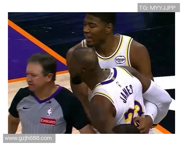 足球明星怒火中烧瞬间集锦揭示赛场背后的情绪与压力